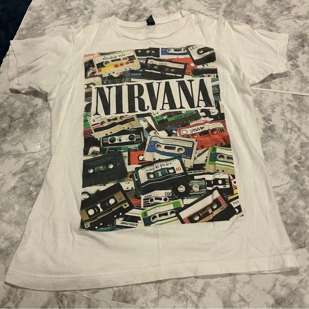 Men’s White Nirvana Cassette Tapes Short Sleeve Tshirt Size small